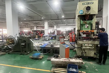 https://sixinda.huaqiutong.com/wp-content/uploads/2025/07/Sheet-Metal-17.webp
