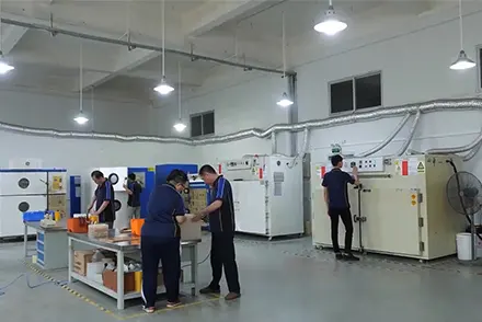 https://sixinda.huaqiutong.com/wp-content/uploads/2025/07/Vacuum-Casting-yt-03.webp